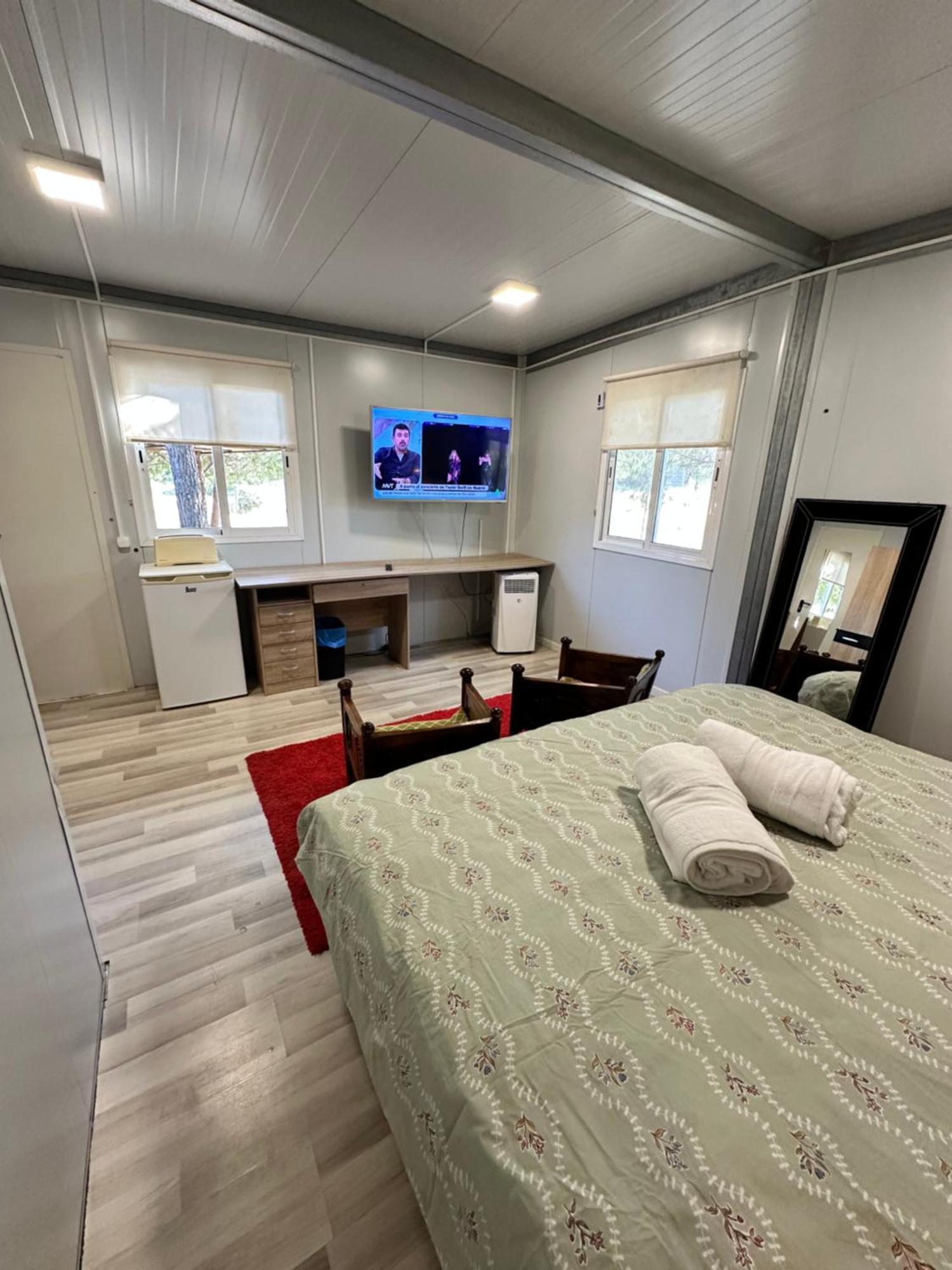 Bungalow Infanta Torrelaguna المظهر الخارجي الصورة